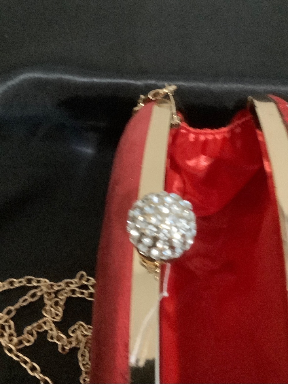 Red Star-Embellished Evening Clutch with Gold Chain - Picture 4 of 5